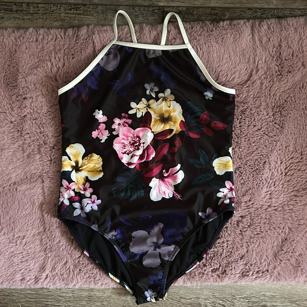 •Floral one piece swimsuit